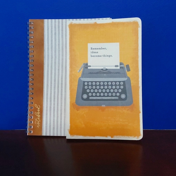 Set of 2 notebooks - Picture 1 of 4
